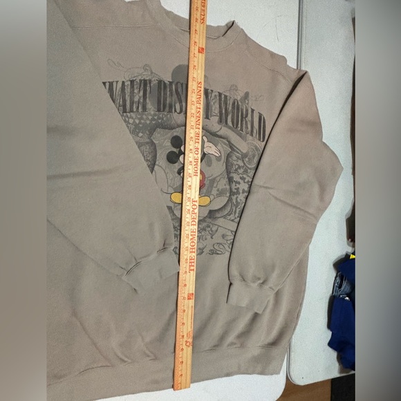Walt Disney World Sweatshirt L/XL - Picture 9 of 10
